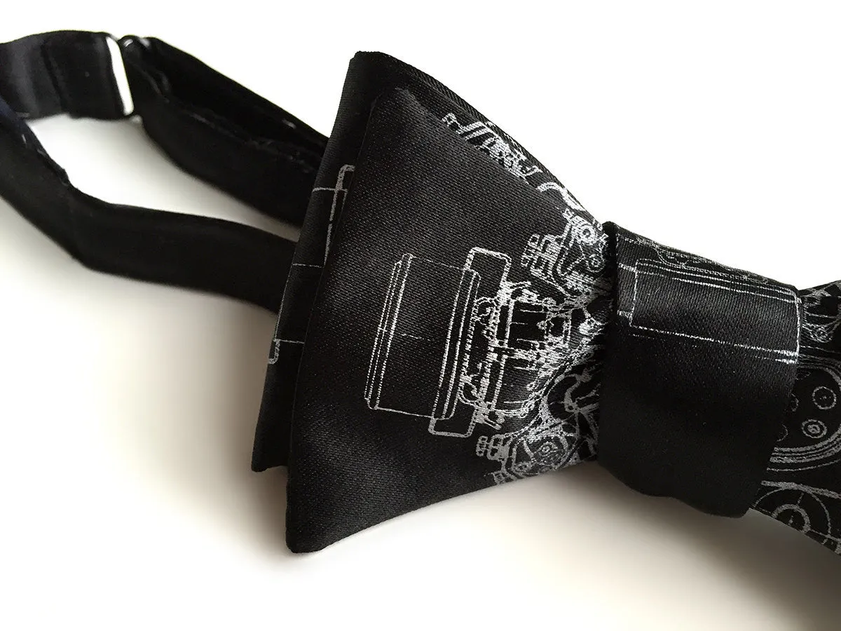 Engine Rosette Bow Tie