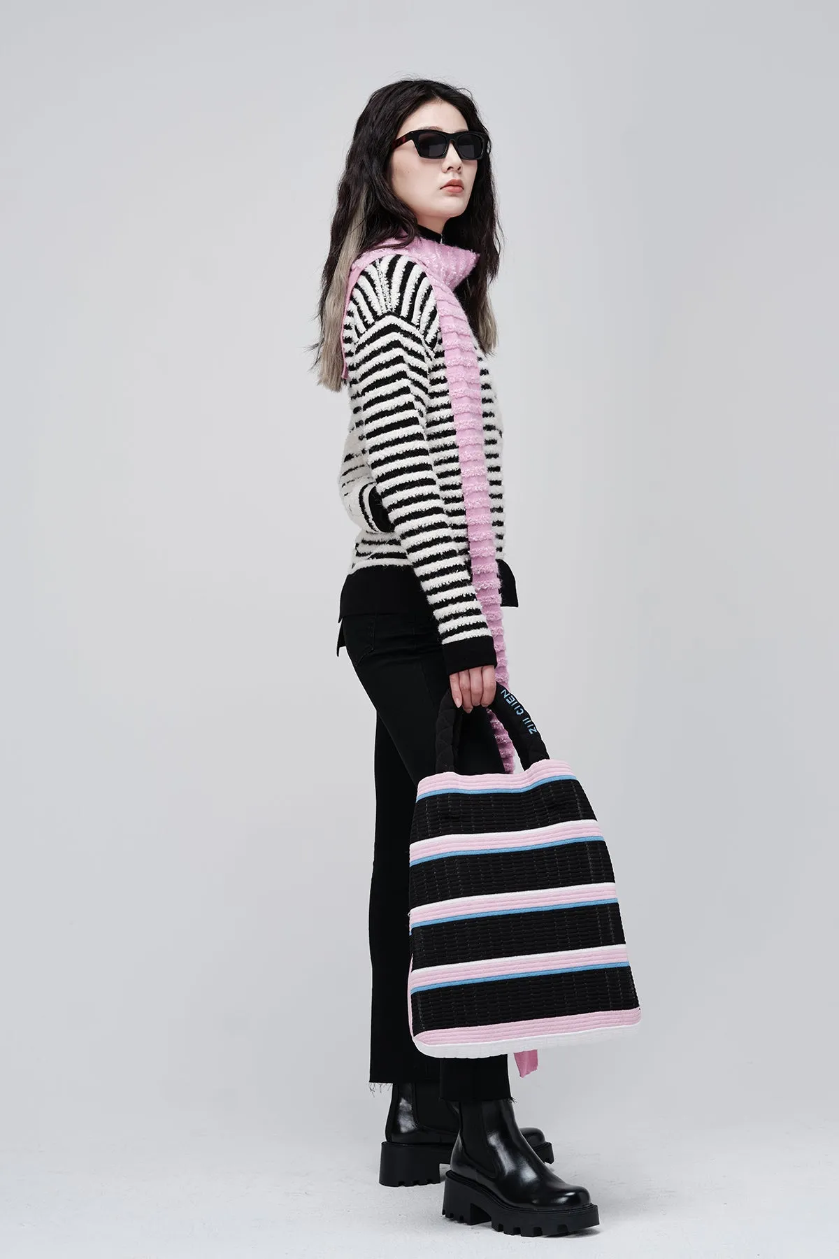 ZI II CI IEN | Black And White Asymmetric Knitted Sweater